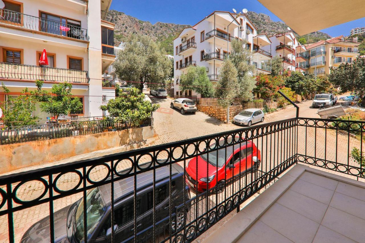 Duygu Apart Kaş Luaran gambar